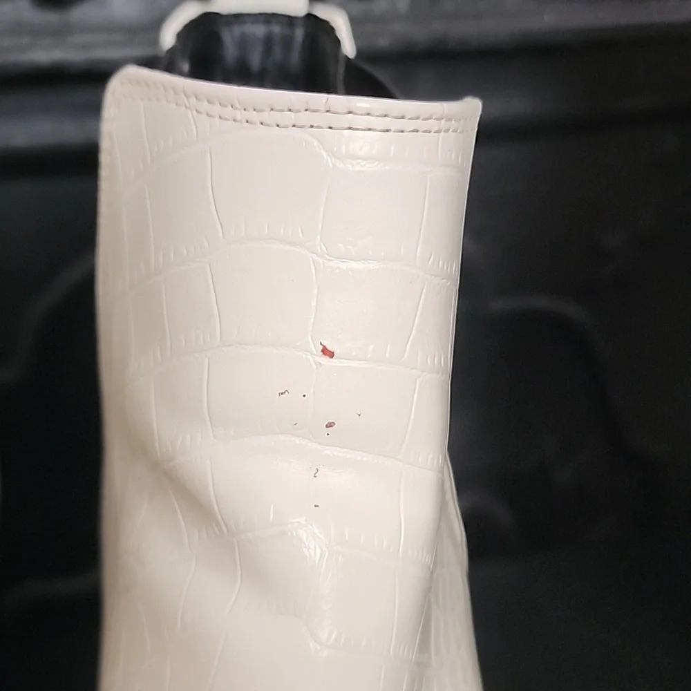 Dirty Laundry Cream Ankle Boots, Size 7.5